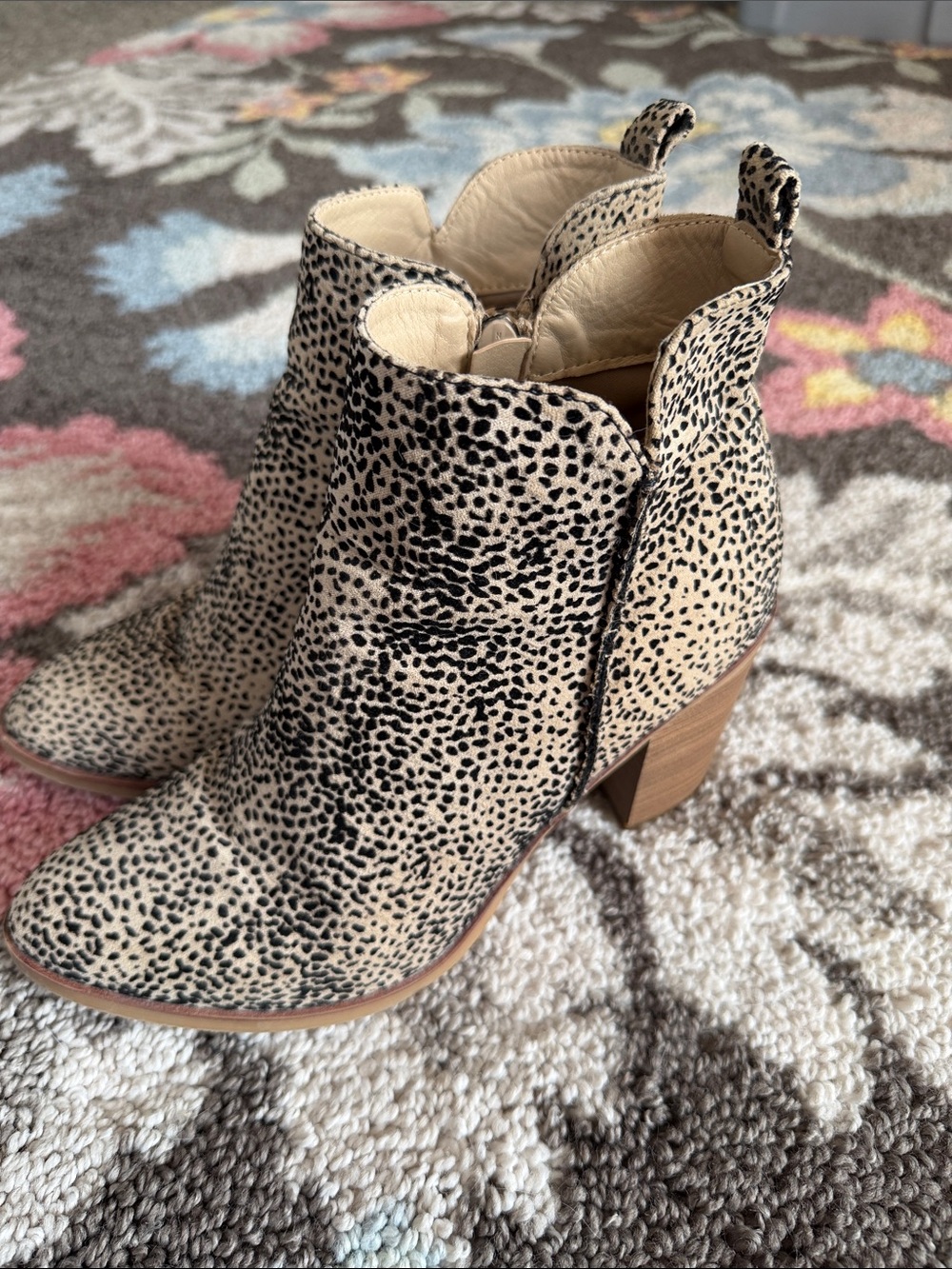 MIA Women’s Leopard/Cheetah Print Block Heel Ankle Booties Size 7.5